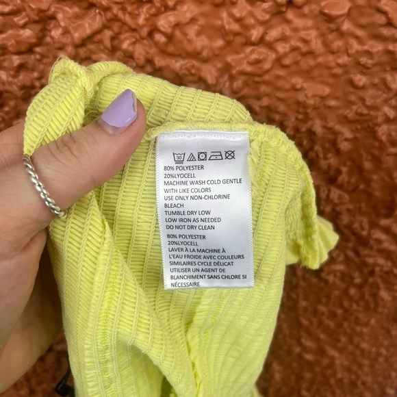 Urban Outfitters Women’s Smocked Ruffled Neon Yellow Crop Tank Top Size Small - Picture 2 of 6